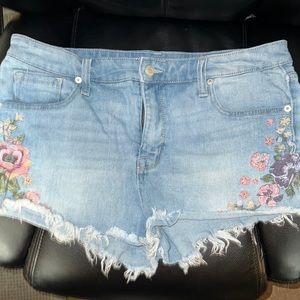 Beautifully embroidered Mossimo Supply Co. high rise shorts